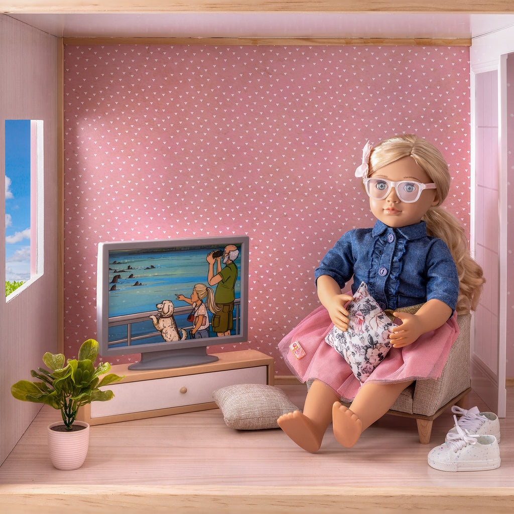 Emily - 46cm Party Planner Doll with Accessories - OG Doll with Green Eyes & Blonde Hair - Birthday Gifts for Ages 3 to 12 Years - Our Generation