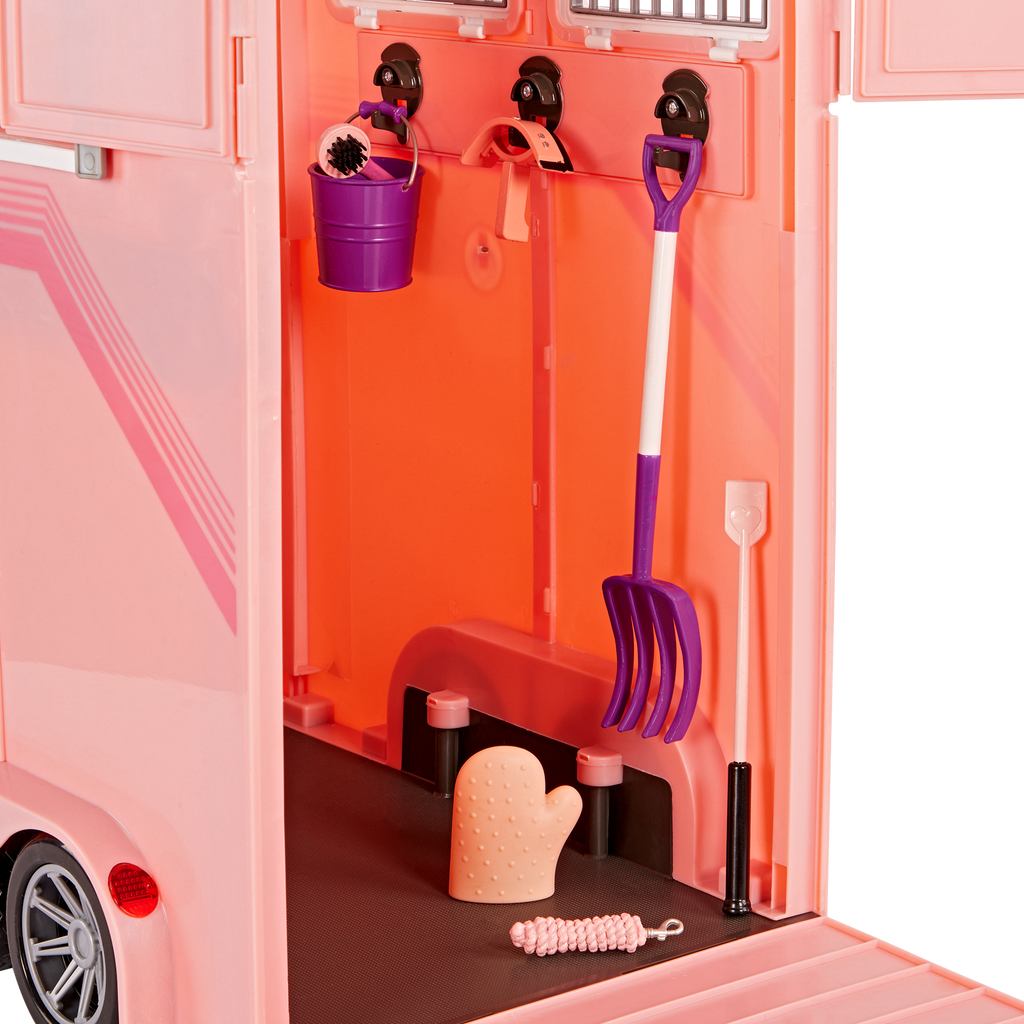 Mane to Travel Horse Trailer Set - Pink Trailer with Grooming Accessories - Equestrian Accessory for Dolls - Vehicle for Our Generation Horses - Our Generation UK